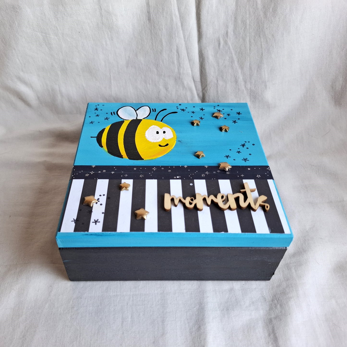 Caja Bee